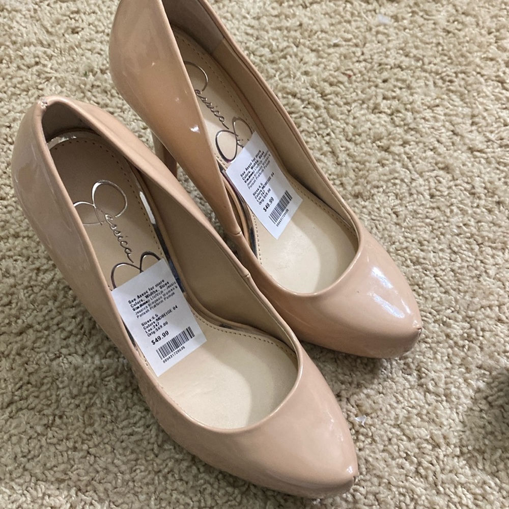 Jessica Simpson NWT Parisah platform pumps medium beige nude size 6.5